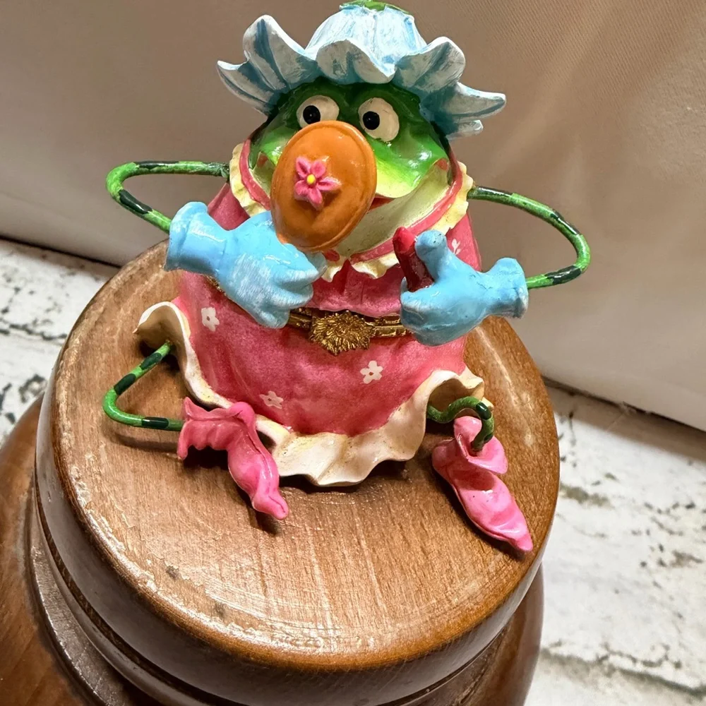 Colorful Princess‎ Frog Figurine with Hat and Mirror Trinket Box